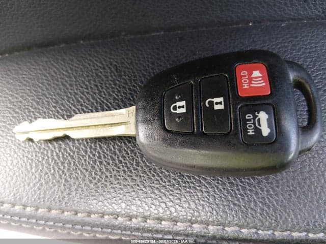 2017 TOYOTA COROLLA SE 11