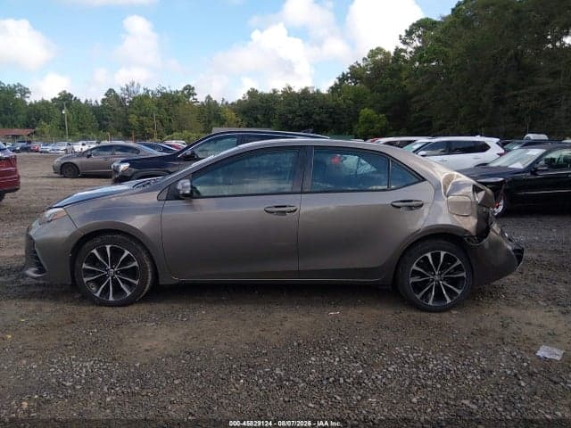 2017 TOYOTA COROLLA SE 14