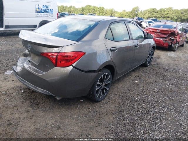 2017 TOYOTA COROLLA SE 4