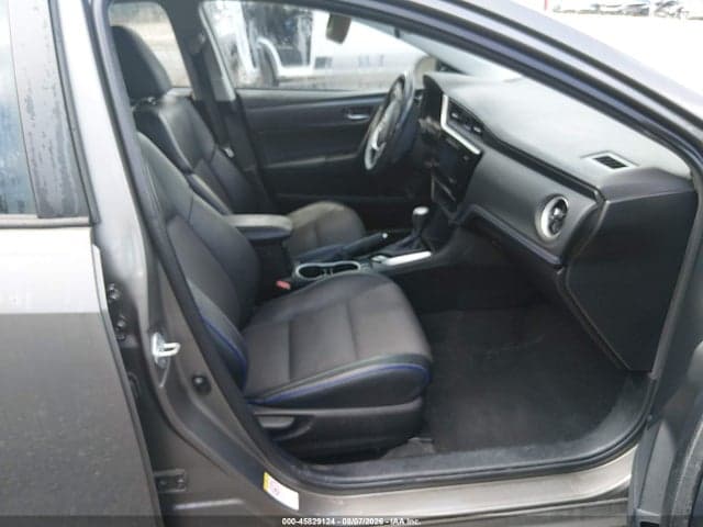 2017 TOYOTA COROLLA SE 5