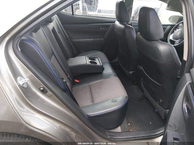 2017 TOYOTA COROLLA SE 8