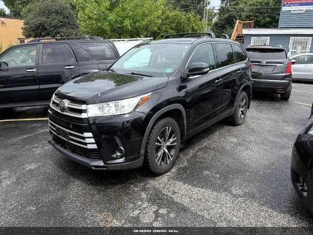 2018 TOYOTA HIGHLANDER LE 2