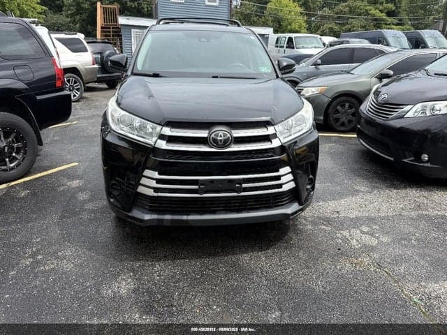 2018 TOYOTA HIGHLANDER LE 11