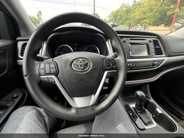 2018 TOYOTA HIGHLANDER LE 13