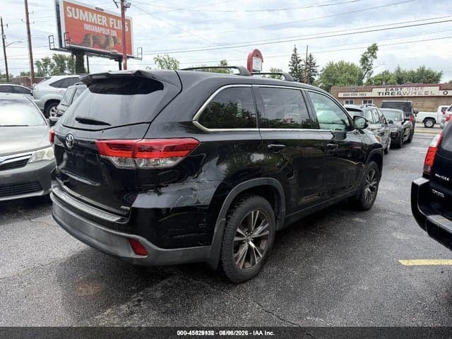 2018 TOYOTA HIGHLANDER LE 4
