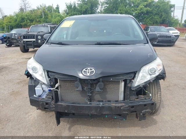 2017 TOYOTA SIENNA XLE PREMIUM 8 PASSENGER 12