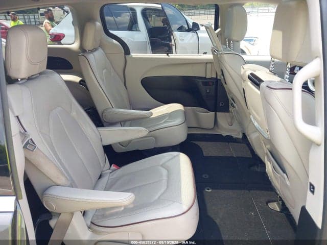 2017 CHRYSLER PACIFICA LIMITED 8