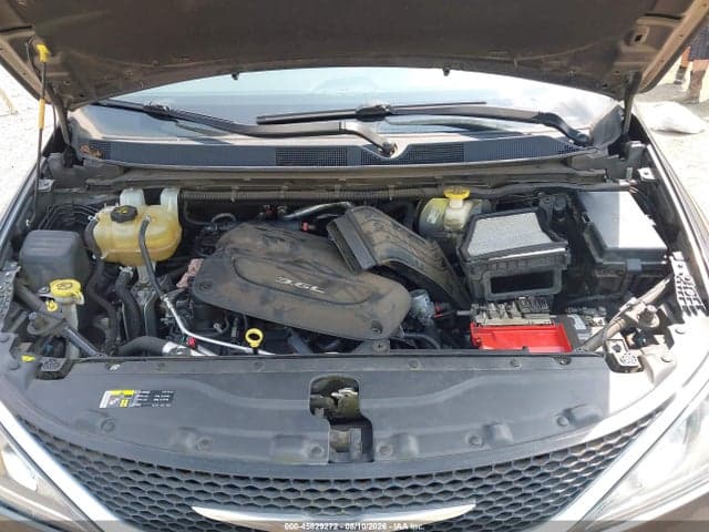 2017 CHRYSLER PACIFICA LIMITED 10