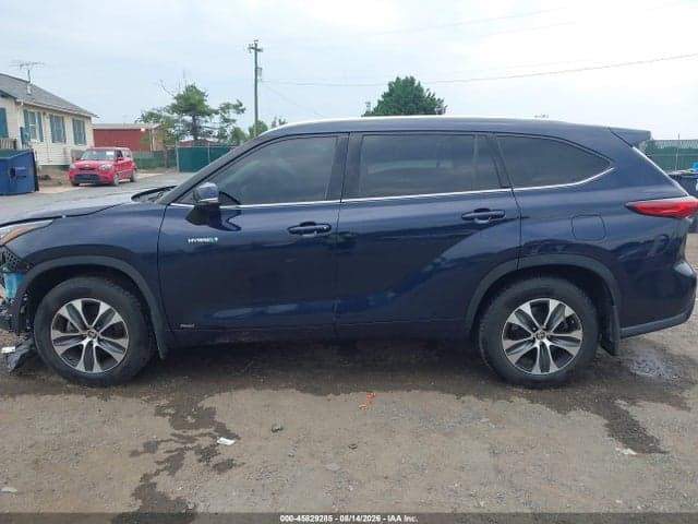 2020 TOYOTA HIGHLANDER HYBRID XLE 14
