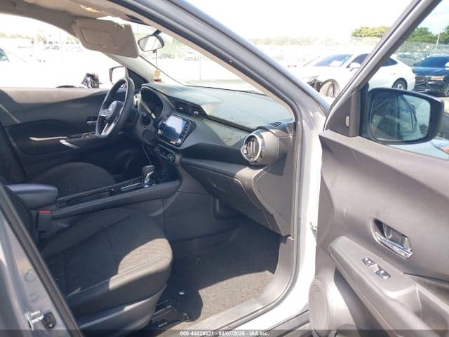 2022 NISSAN KICKS SV XTRONIC CVT 5