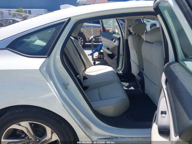 2018 HONDA ACCORD EX 8