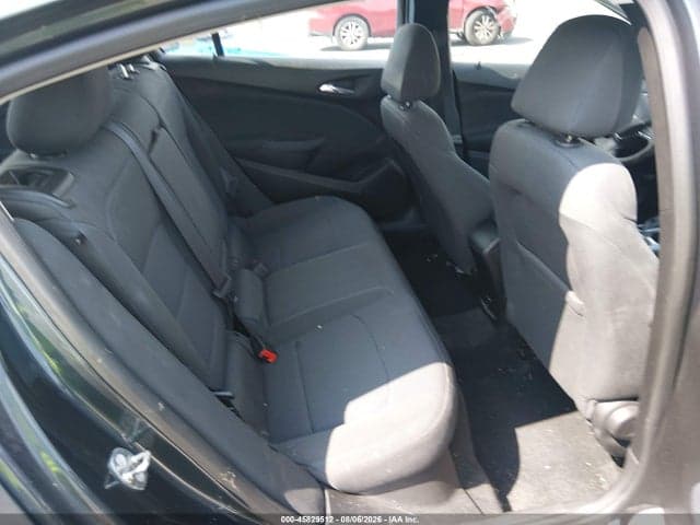 2018 CHEVROLET CRUZE LT AUTO 8