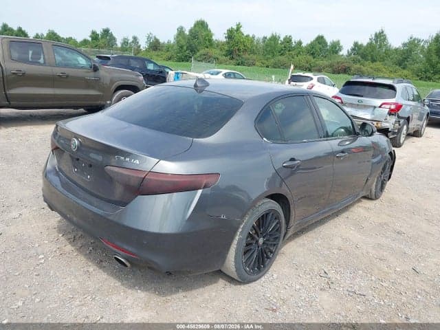 2017 ALFA ROMEO GIULIA TI AWD 4