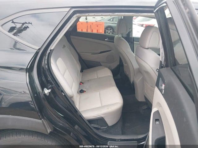 2017 HYUNDAI TUCSON SE 8