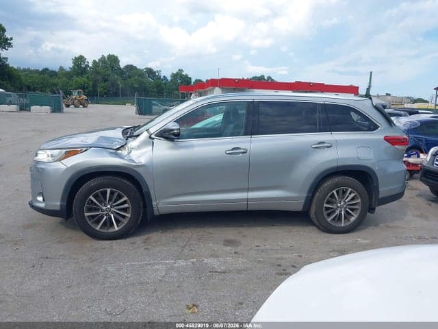 2018 TOYOTA HIGHLANDER XLE 14