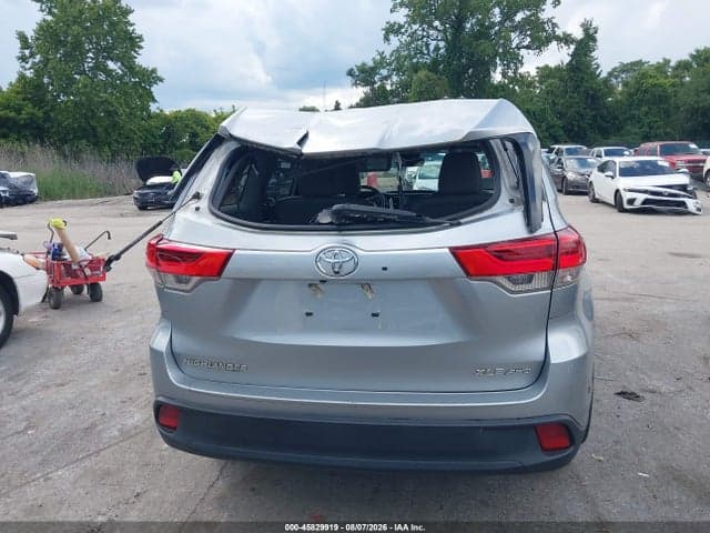2018 TOYOTA HIGHLANDER XLE 16