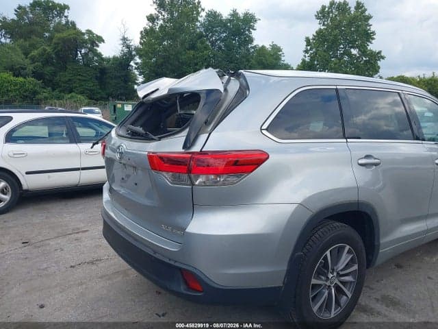 2018 TOYOTA HIGHLANDER XLE 19