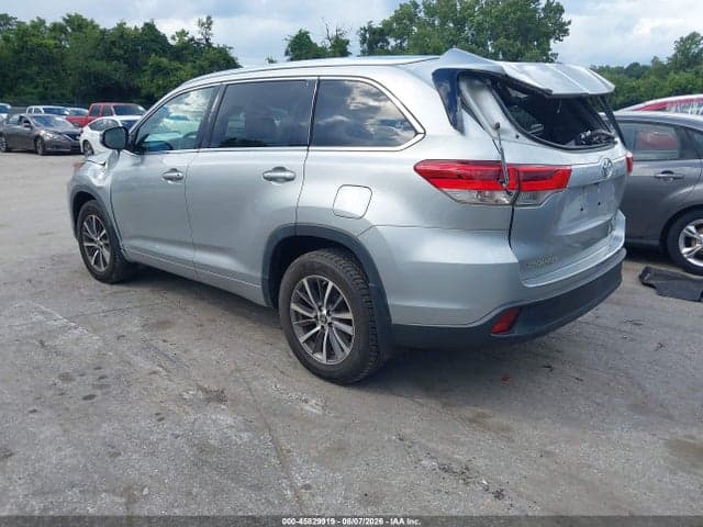 2018 TOYOTA HIGHLANDER XLE 3