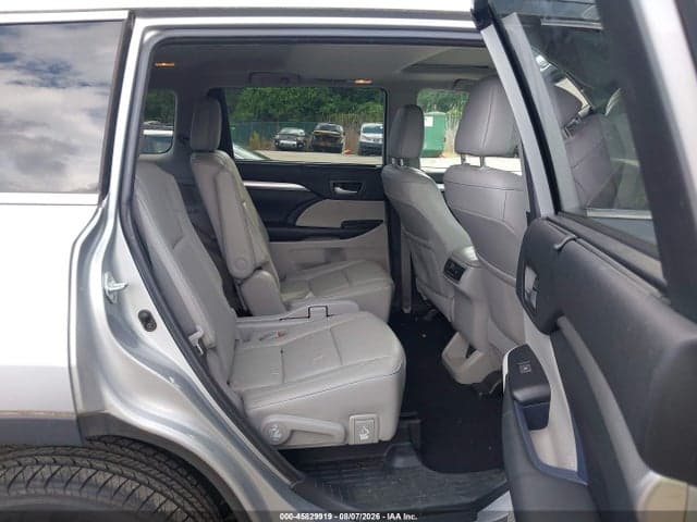 2018 TOYOTA HIGHLANDER XLE 8