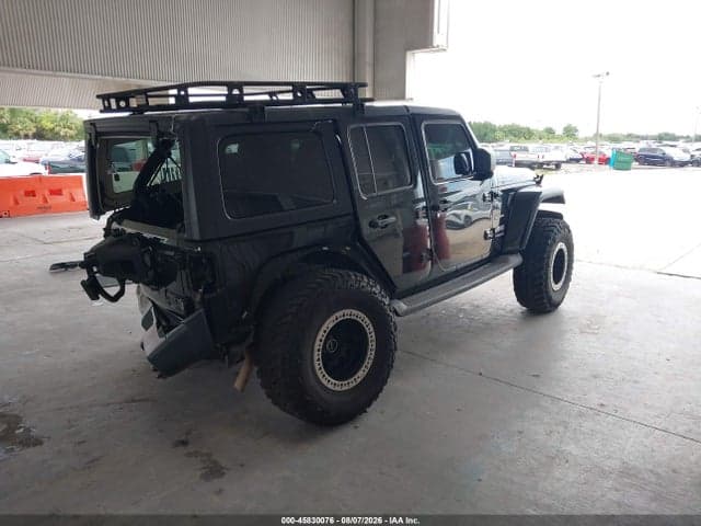 2018 JEEP WRANGLER UNLIMITED SAHARA 4