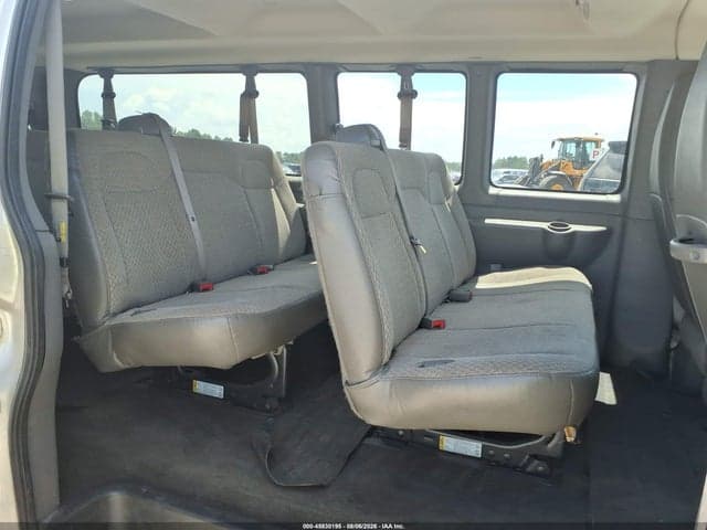 2017 CHEVROLET EXPRESS 3500 LT 8