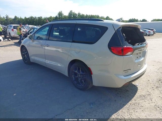 2020 CHRYSLER PACIFICA TOURING L 3