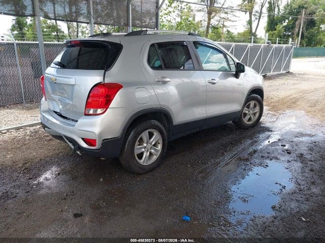 2022 CHEVROLET TRAX AWD LT 4