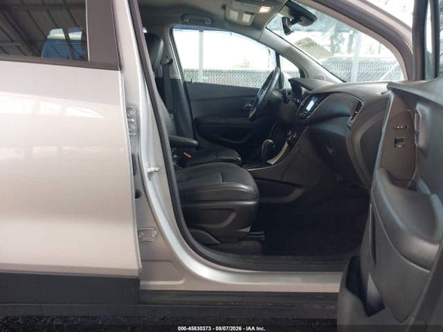 2022 CHEVROLET TRAX AWD LT 5