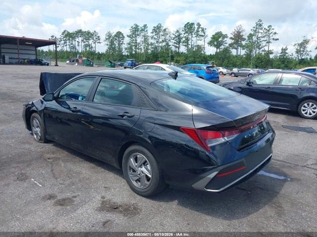 2025 HYUNDAI ELANTRA SE 3