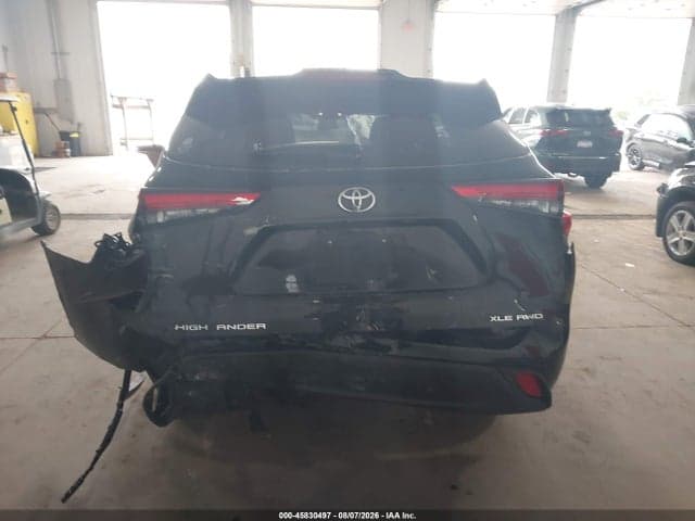 2021 TOYOTA HIGHLANDER XLE 16