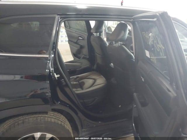 2021 TOYOTA HIGHLANDER XLE 8