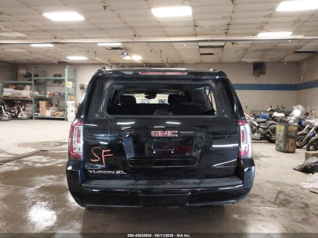 2017 GMC YUKON XL SLT 16