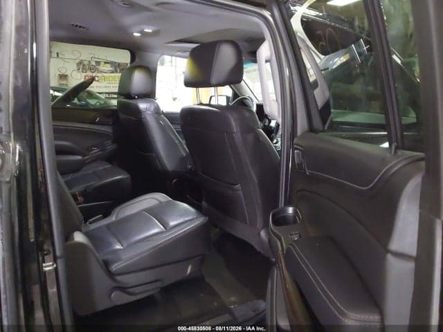 2017 GMC YUKON XL SLT 8