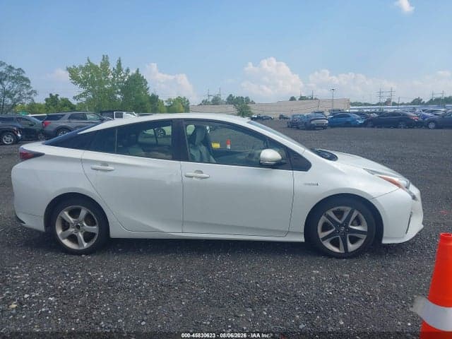 2017 TOYOTA PRIUS THREE TOURING 13