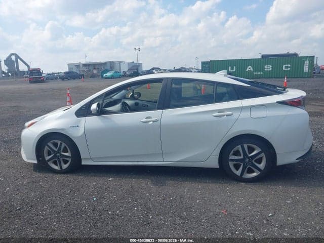2017 TOYOTA PRIUS THREE TOURING 14