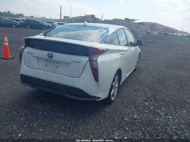 2017 TOYOTA PRIUS THREE TOURING 4