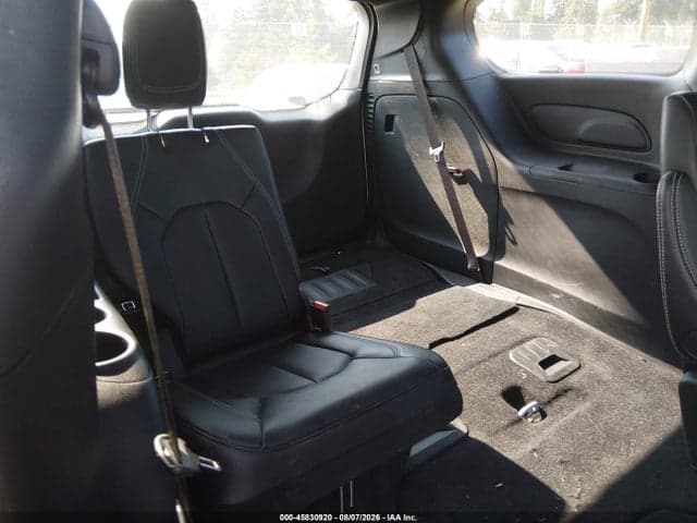 2027 CHRYSLER PACIFICA SELECT 17