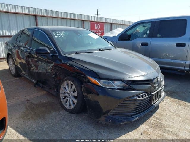 2018 TOYOTA CAMRY LE 1