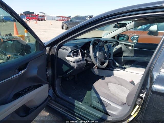 2018 TOYOTA CAMRY LE 5