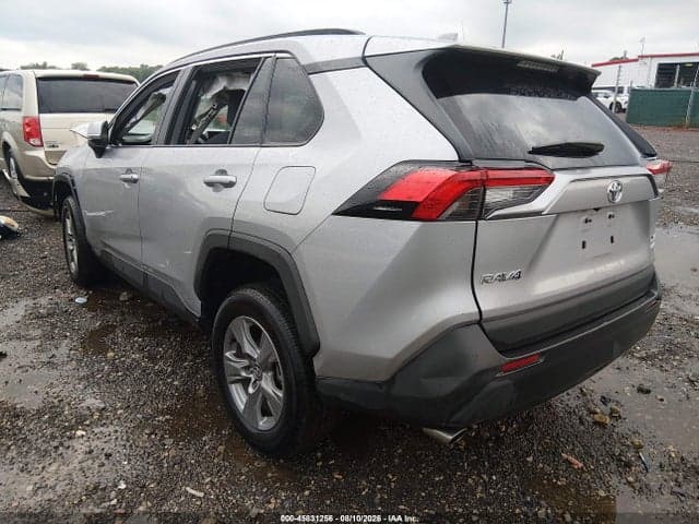 2025 TOYOTA RAV4 XLE 3