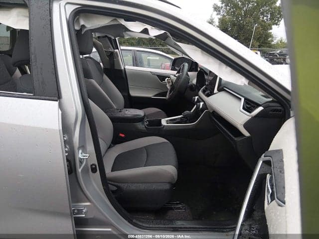 2025 TOYOTA RAV4 XLE 5