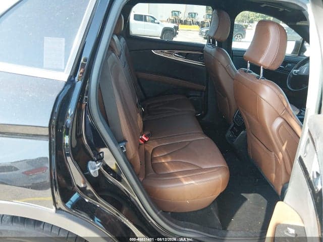 2022 LINCOLN NAUTILUS RESERVE 8