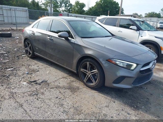 2019 MERCEDES-BENZ A 220 1
