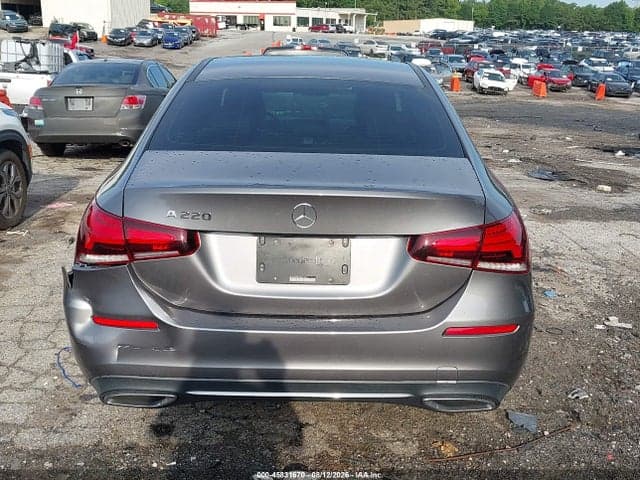 2019 MERCEDES-BENZ A 220 16