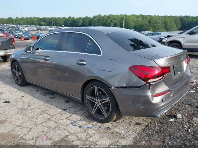 2019 MERCEDES-BENZ A 220 18