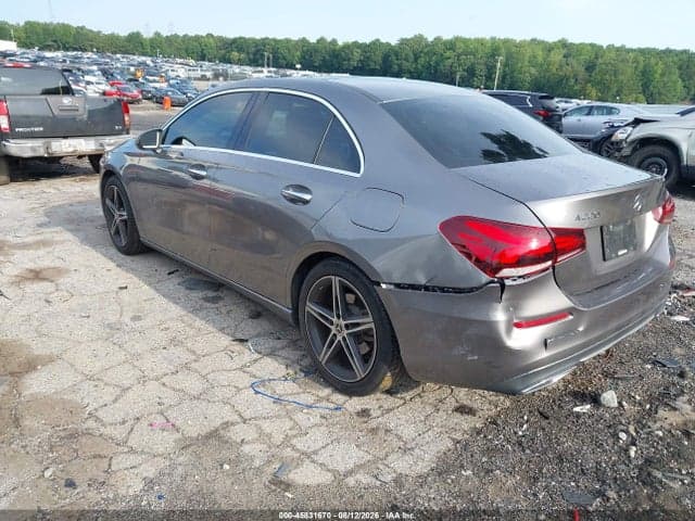 2019 MERCEDES-BENZ A 220 3