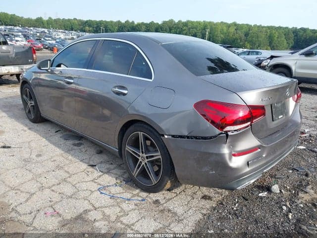 2019 MERCEDES-BENZ A 220 6