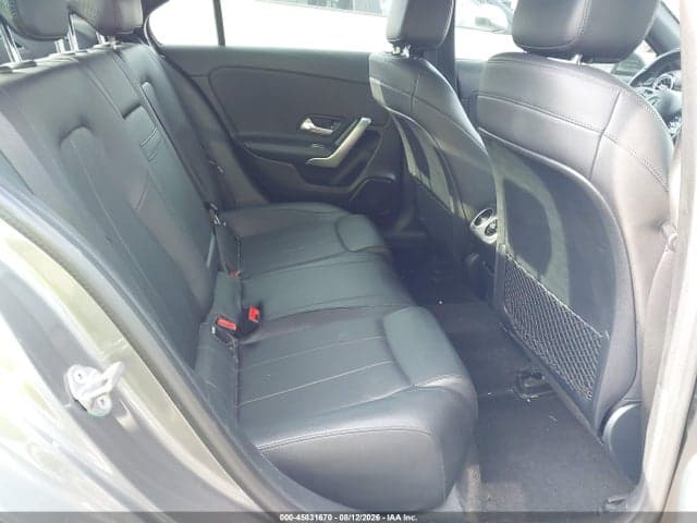 2019 MERCEDES-BENZ A 220 8