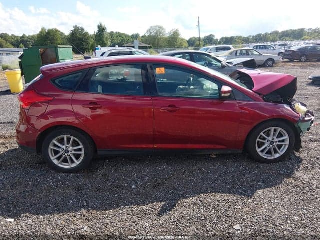 2017 FORD FOCUS SE 14