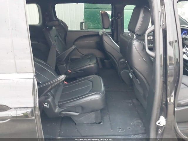2025 CHRYSLER PACIFICA SELECT 8